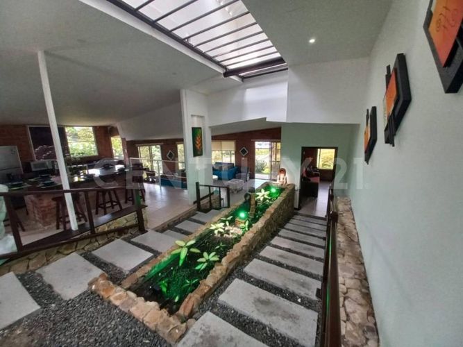 Casa de 3 alcobas en venta en Santa Elena, Jamundí, 220 m² · foto 2 de 24