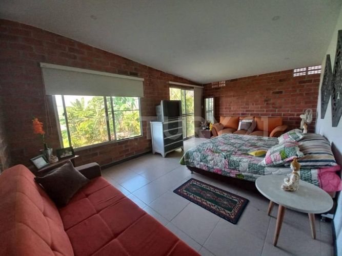 Casa de 3 alcobas en venta en Santa Elena, Jamundí, 220 m² · foto 3 de 24