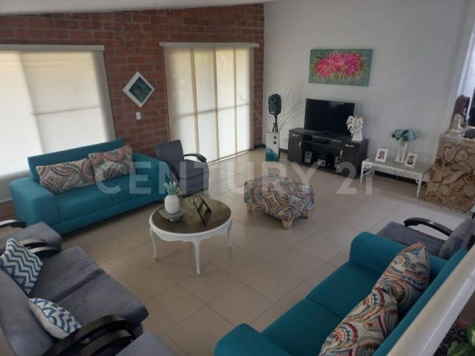 Casa de 3 alcobas en venta en Santa Elena, Jamundí, 220 m² · foto 4 de 24