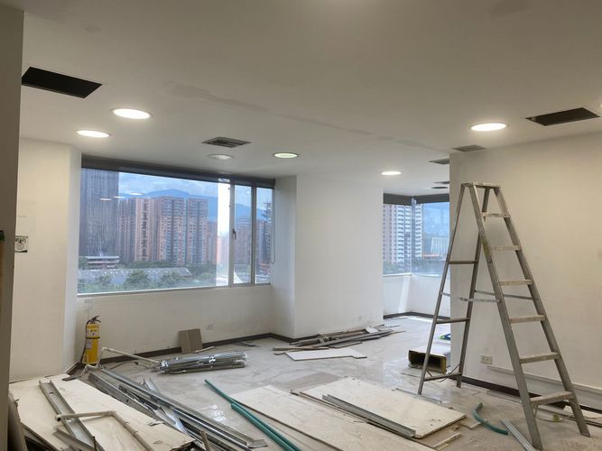 Oficina en arriendo en El Poblado, Medellín, 147 m² · foto 3 de 5