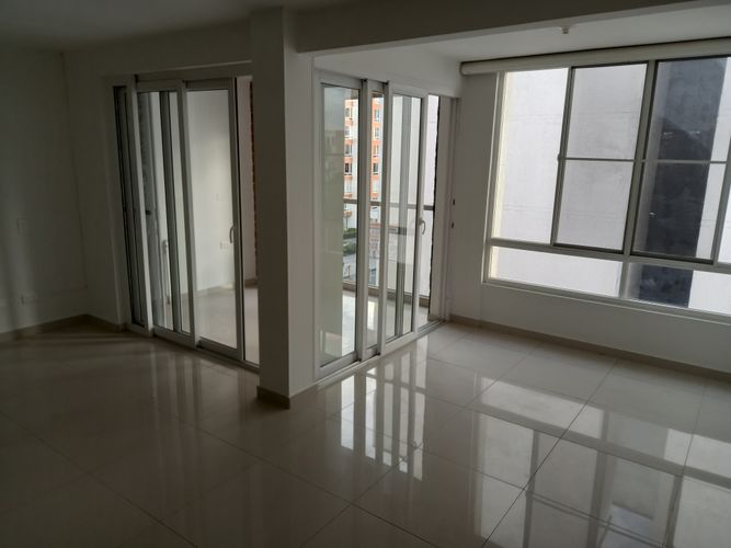 Apartamento de 4 alcobas en venta en Valle Del Lili, Cali, 98 m² · foto 23 de 24