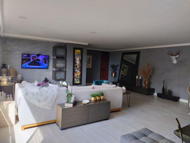 Apartamento de 3 alcobas en arriendo en El Poblado, Medellín, 214 m² · foto 2 de 18