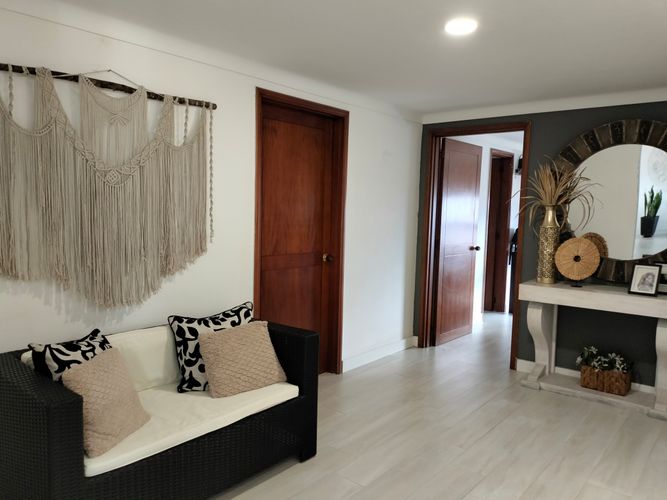 Apartamento de 3 alcobas en arriendo en El Poblado, Medellín, 214 m² · foto 7 de 18