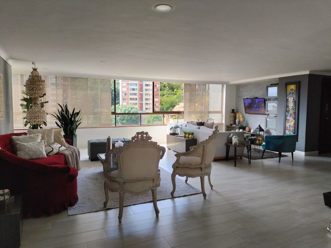 Apartamento de 3 alcobas en arriendo en El Poblado, Medellín, 214 m² · foto 11 de 18