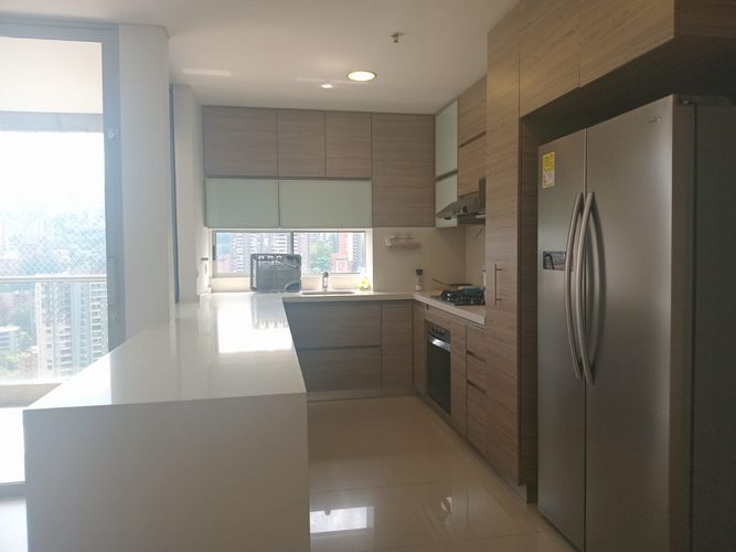 Apartamento de 3 alcobas en arriendo en El Poblado, Medellín, 156 m² · foto 6 de 18