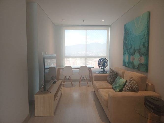 Apartamento de 3 alcobas en arriendo en El Poblado, Medellín, 156 m² · foto 9 de 18