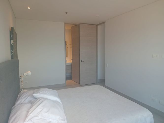 Apartamento de 3 alcobas en arriendo en El Poblado, Medellín, 156 m² · foto 13 de 18