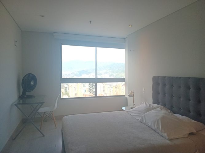 Apartamento de 3 alcobas en arriendo en El Poblado, Medellín, 156 m² · foto 14 de 18