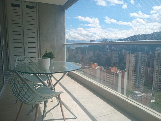 Apartamento de 3 alcobas en arriendo en El Poblado, Medellín, 156 m² · foto 18 de 18