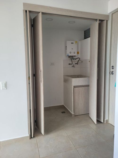 Apartamento de 2 alcobas en venta en Niquia, Bello, 50 m² · foto 3 de 17