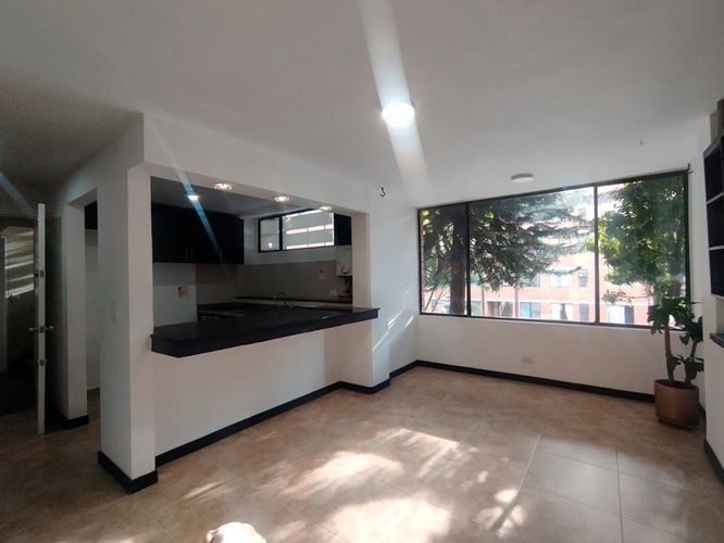 Apartamento en venta en El Poblado, Medellín · foto 2 de 15