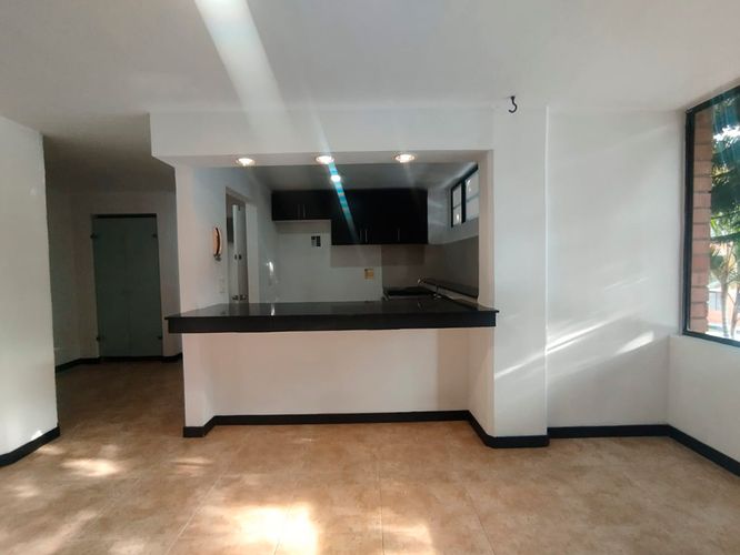 Apartamento en venta en El Poblado, Medellín · foto 4 de 15
