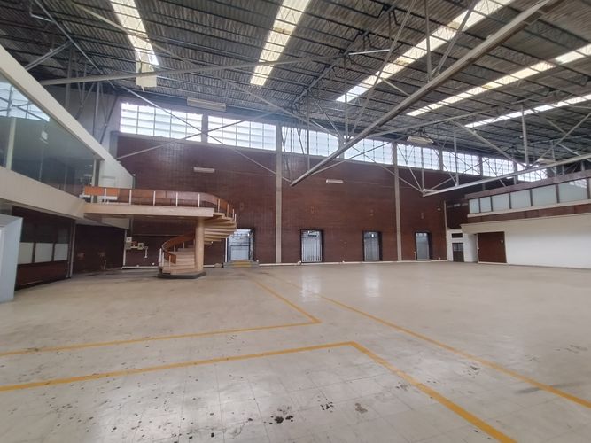 Local en arriendo en San Nicolas, Cali · foto 9 de 19