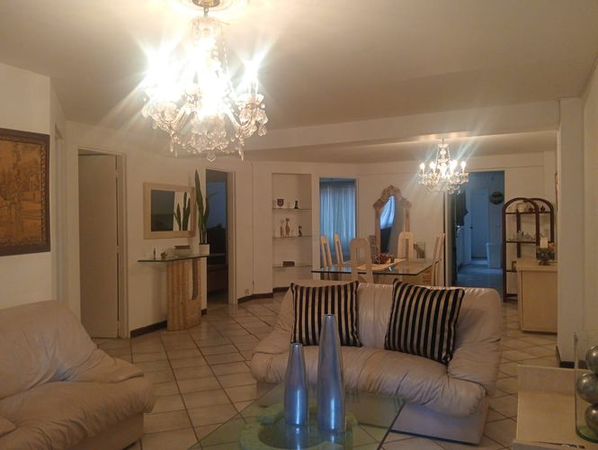 Apartamento de 3 alcobas en arriendo en Laureles, Medellín, 130 m² · foto 2 de 16
