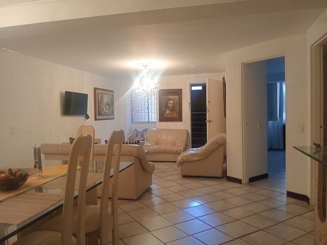 Apartamento de 3 alcobas en arriendo en Laureles, Medellín, 130 m² · foto 3 de 16