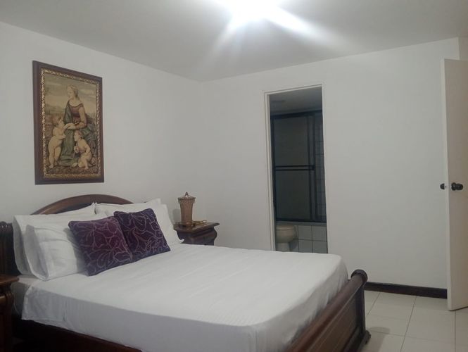 Apartamento de 3 alcobas en arriendo en Laureles, Medellín, 130 m² · foto 10 de 16