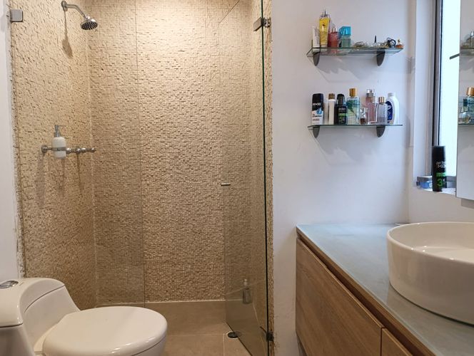 Apartamento de 3 alcobas en arriendo en El Poblado, Medellín, 272 m² · foto 18 de 20