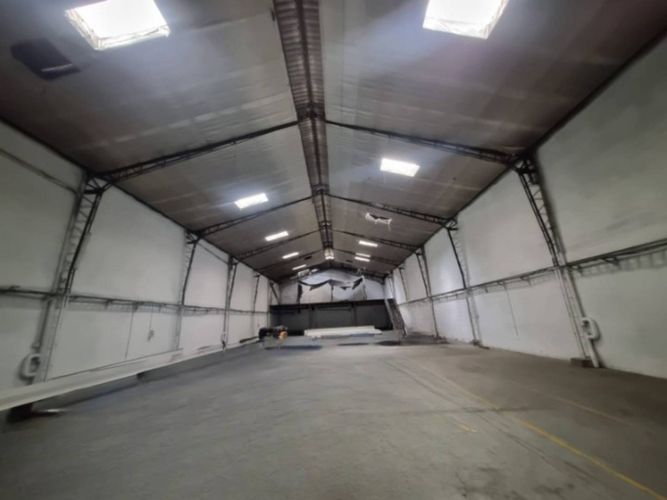 Bodega en arriendo en Suramérica, Itagüí, 1034 m² · foto 2 de 7