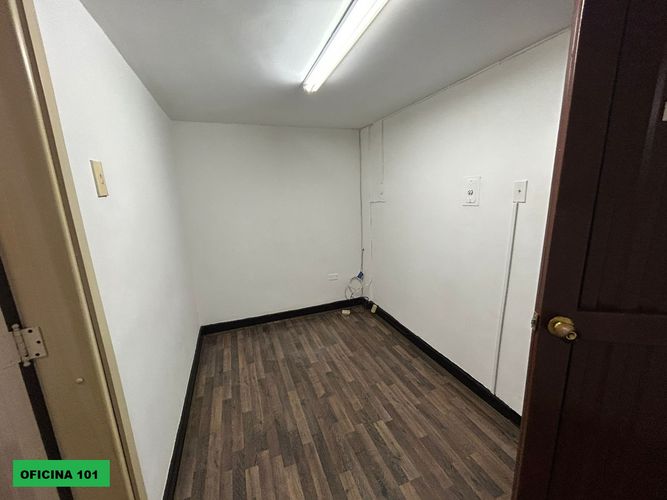 Oficina en arriendo en Sector Plaza De Bolivar, Pereira, 26 m² · foto 8 de 10