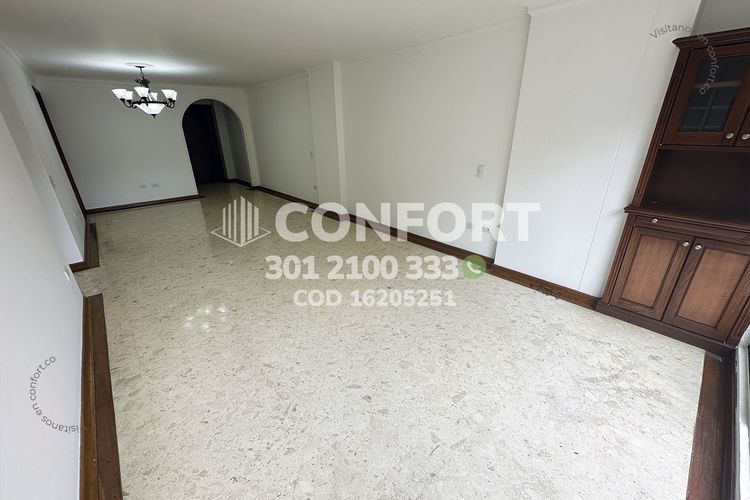 Apartamento de 3 alcobas en arriendo en Castropol, Medellín, 140 m² · foto 2 de 24