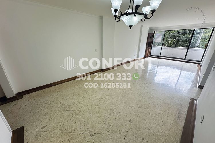 Apartamento de 3 alcobas en arriendo en Castropol, Medellín, 140 m² · foto 3 de 24