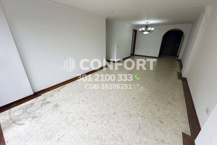 Apartamento de 3 alcobas en arriendo en Castropol, Medellín, 140 m² · foto 4 de 24