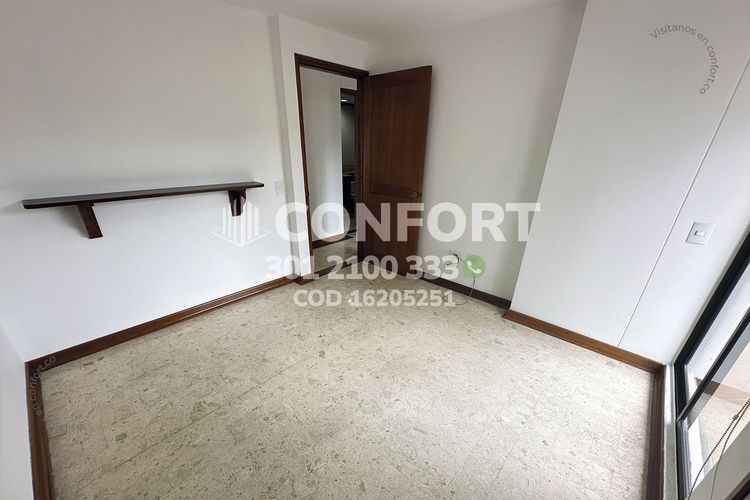Apartamento de 3 alcobas en arriendo en Castropol, Medellín, 140 m² · foto 18 de 24
