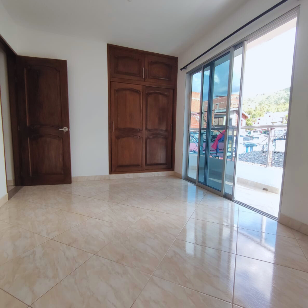 3BR Apartment in El cristo (96 m²) for Sale - 3
