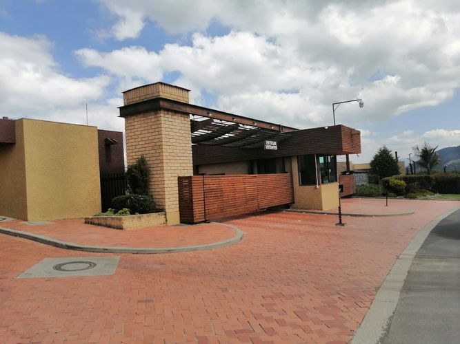 Casa de 4 alcobas en venta en La Plazuela, La Calera, 460 m² · foto 15 de 21
