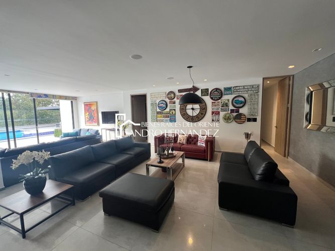 Casa de 5 alcobas en venta en Ruitoque, Piedecuesta, 839 m² · foto 17 de 24