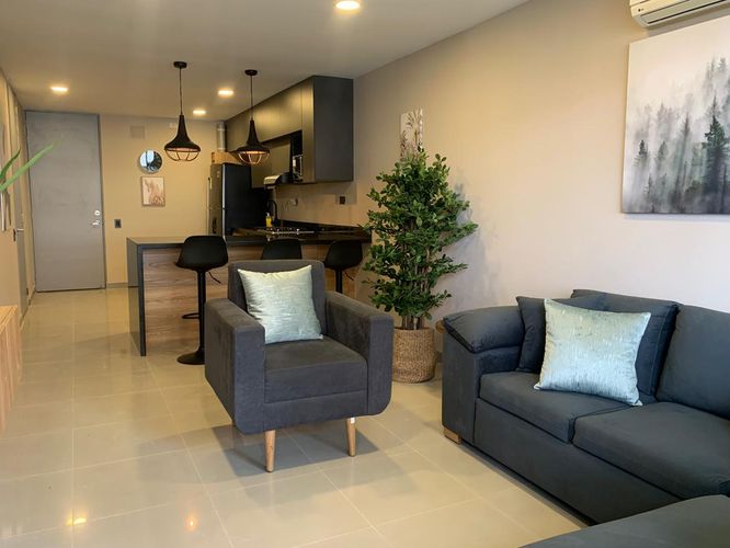 Apartamento de 2 alcobas en venta en El Poblado, Medellín, 72 m² · foto 2 de 14