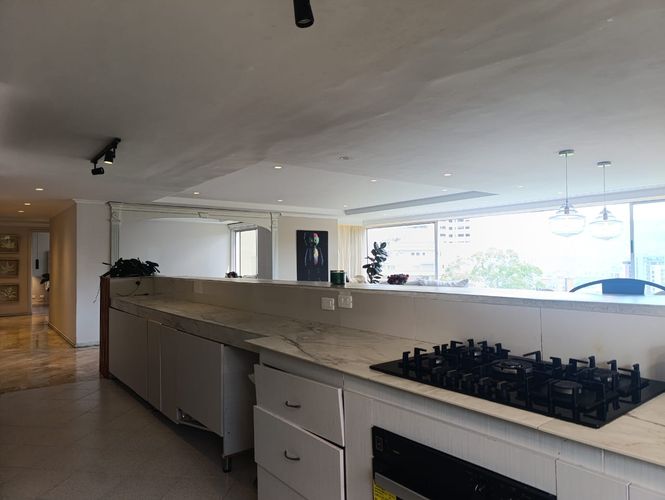 Apartamento de 3 alcobas en venta en El Poblado, Medellín, 200 m² · foto 7 de 18