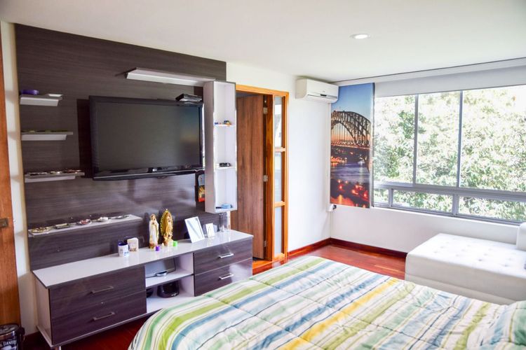 Apartamento de 3 alcobas en arriendo en El Poblado, Medellín, 180 m² · foto 11 de 18