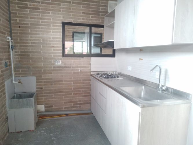 Oficina en arriendo en El Poblado, Medellín, 70 m² · foto 4 de 7