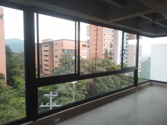 Oficina en arriendo en El Poblado, Medellín, 70 m² · foto 3 de 8