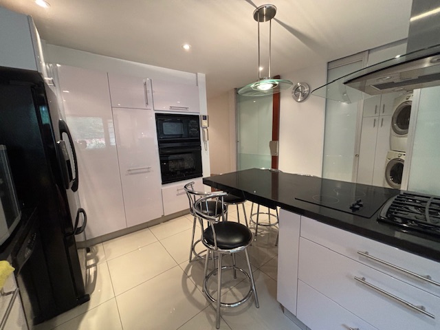 Apartamento en venta en Los Rosales, Bogotá · foto 12 de 24