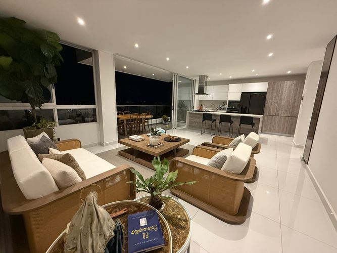 Apartamento de 3 alcobas en venta en Ciudad Jardin, Cali, 164 m² · foto 2 de 20