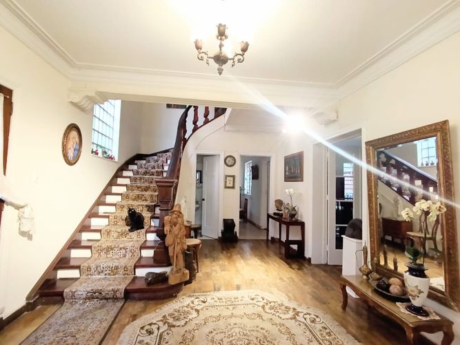 Casa de 7 alcobas en venta en Chapinero, Bogotá, 550 m² · foto 2 de 24