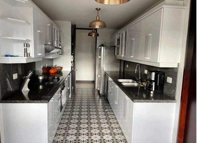 Apartamento de 4 alcobas en venta en Lindaraja, Bogotá, 290 m² · foto 2 de 21