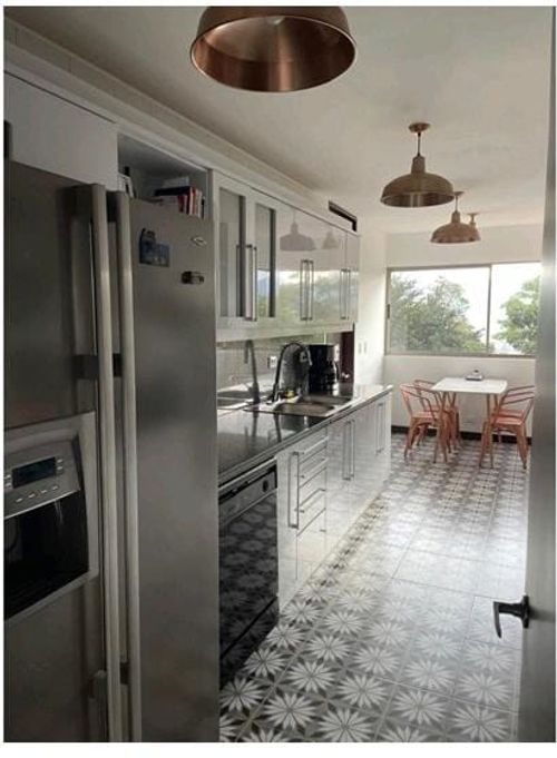 Apartamento de 4 alcobas en venta en Lindaraja, Bogotá, 290 m² · foto 3 de 21