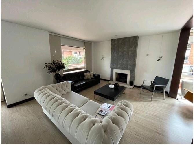 Apartamento de 4 alcobas en venta en Lindaraja, Bogotá, 290 m² · foto 7 de 21