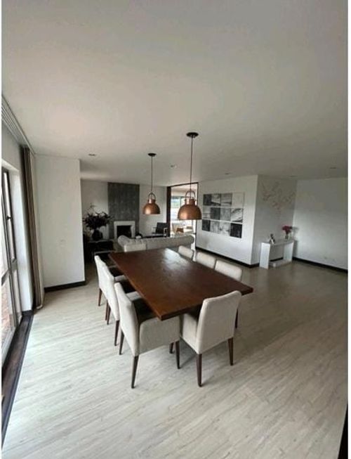 Apartamento de 4 alcobas en venta en Lindaraja, Bogotá, 290 m² · foto 8 de 21