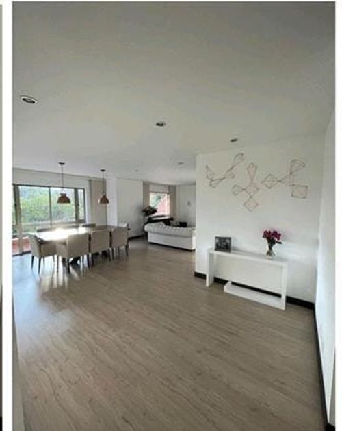 Apartamento de 4 alcobas en venta en Lindaraja, Bogotá, 290 m² · foto 12 de 21