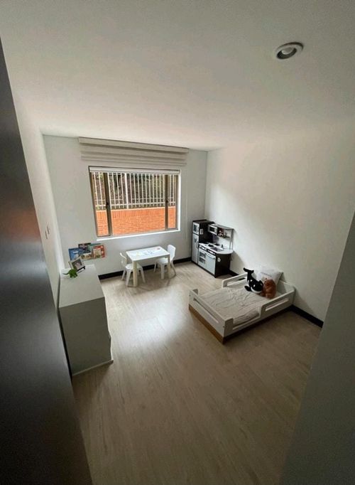 Apartamento de 4 alcobas en venta en Lindaraja, Bogotá, 290 m² · foto 15 de 21