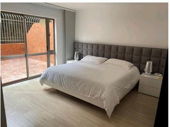 Apartamento de 4 alcobas en venta en Lindaraja, Bogotá, 290 m² · foto 18 de 21