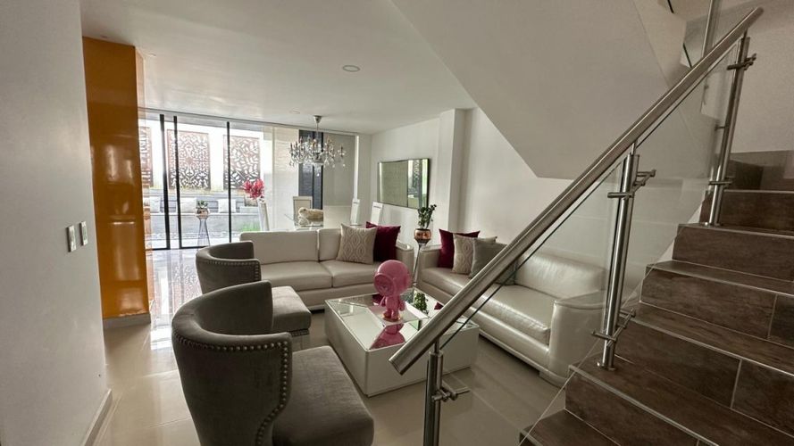 Casa de 4 alcobas en venta en La Morada, Jamundí, 245 m² · foto 2 de 11