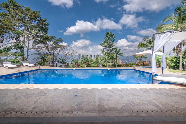 Casa de 5 alcobas en venta en Escobero, Envigado, 500 m² · foto 12 de 19