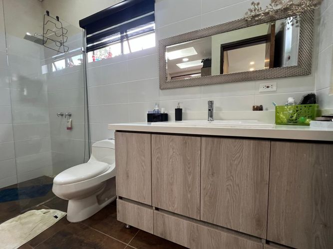 Casa de 2 alcobas en venta en Guamito, La Ceja, 280 m² · foto 13 de 14