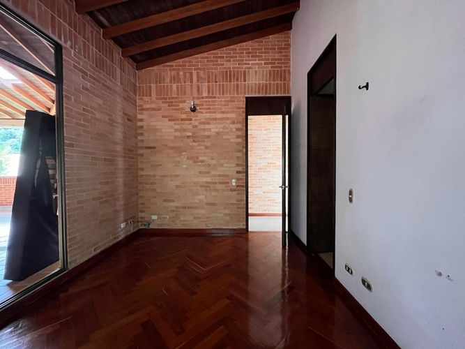 Casa de 4 alcobas en venta en Carrizales, Envigado, 440 m² · foto 10 de 20
