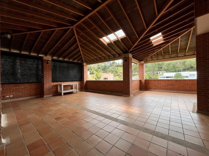Casa de 4 alcobas en venta en Carrizales, Envigado, 440 m² · foto 12 de 20